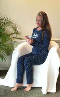 Dames katoenen Pyjama Jade van Gionettic met lange mouw